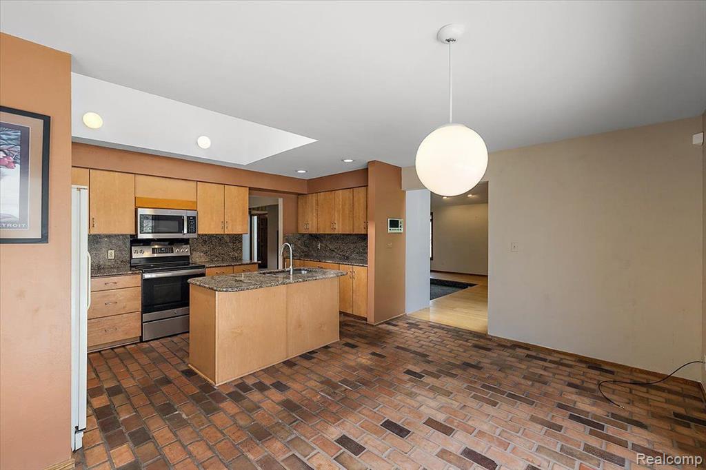6145 BLUE BEECH Road, Rochester Hills, MI 48306 — Photo 18