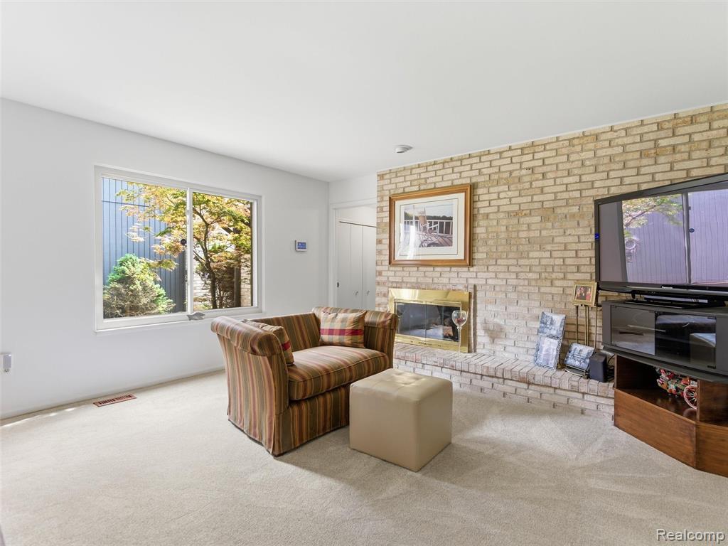 4261 Wabeek Lake Drive S, Bloomfield Hills, MI 48302 — Photo 19