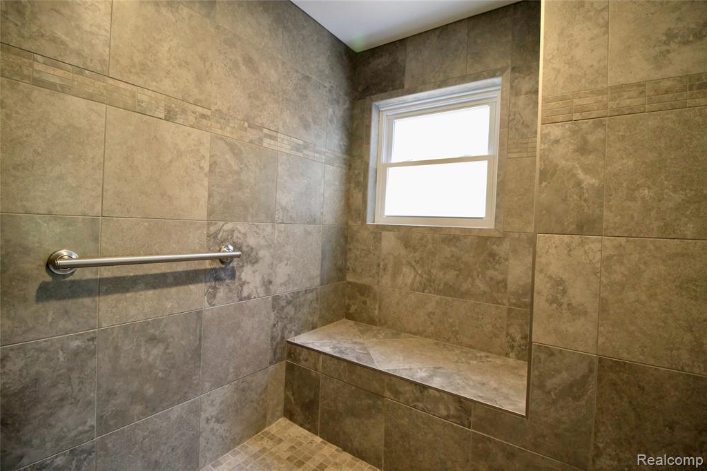 8372 Parshallville Road, Fenton, MI 48430 — Photo 14