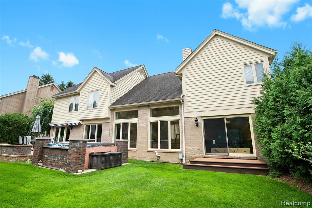 6034 Beachwood Drive, West Bloomfield, MI 48324 — Photo 39