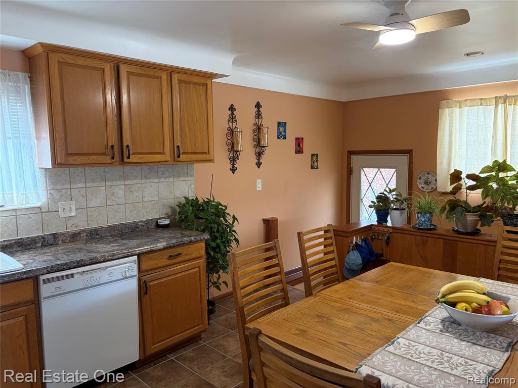 8318 Stanley Drive, Warren, MI 48093 — Photo 9