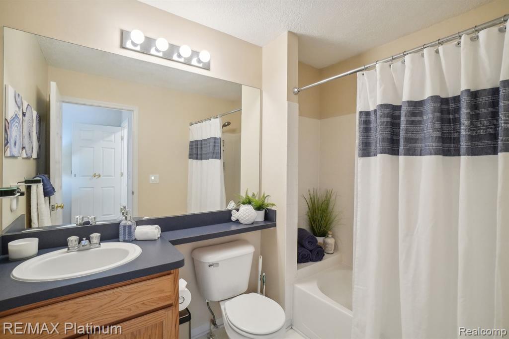 469 Lilly View Court, 53, Howell, MI 48843 — Photo 18