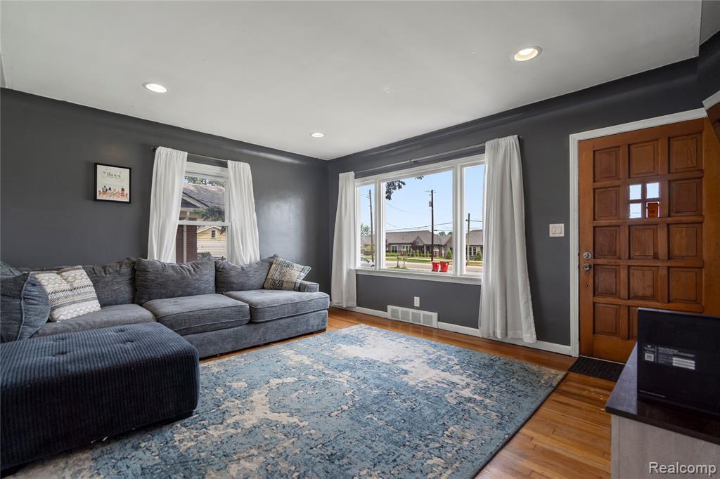 48425 Romeo Plank Road, Macomb, MI 48044 — Photo 5