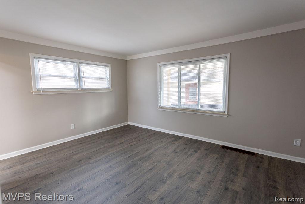20220 Lancaster Street, Harper Woods, MI 48225 — Photo 3