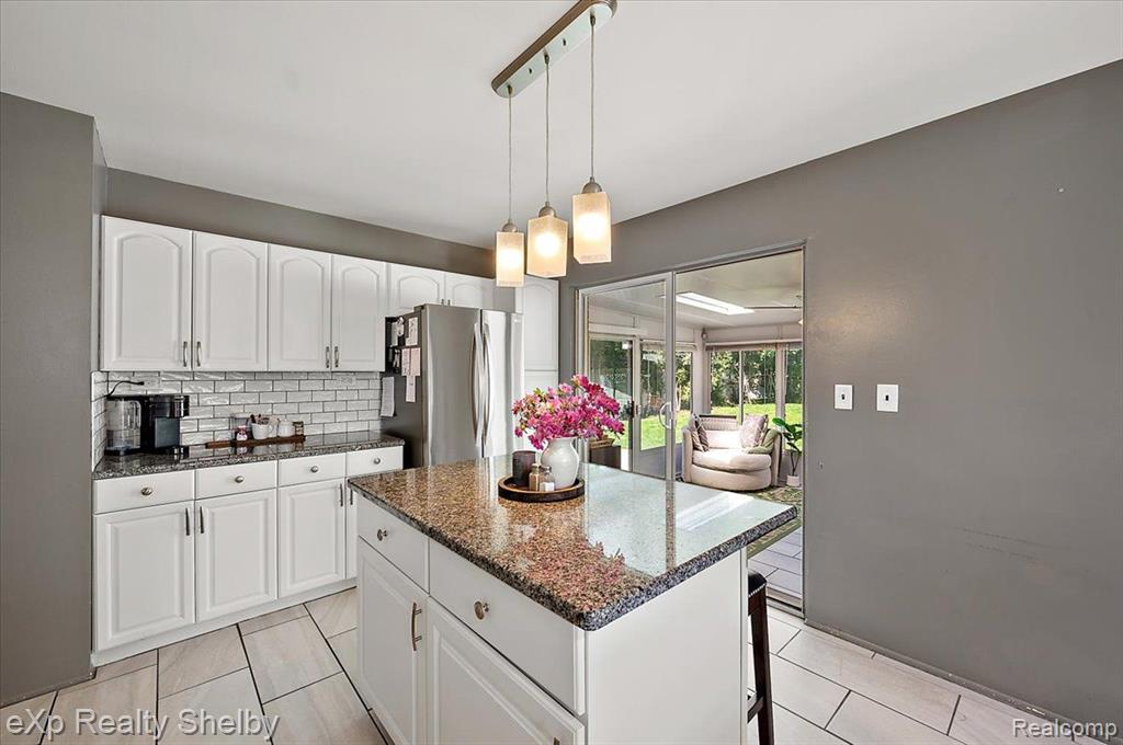 8929 HEADLEY Drive, Sterling Heights, MI 48314 — Photo 12