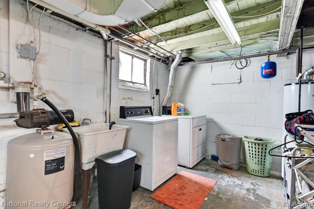 2465 Fairbury, Wixom, MI 48393 — Photo 28