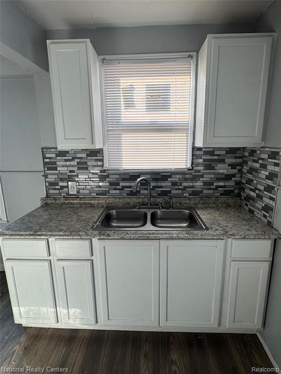 8271 Rosemont Avenue, Detroit, MI 48228 — Photo 20