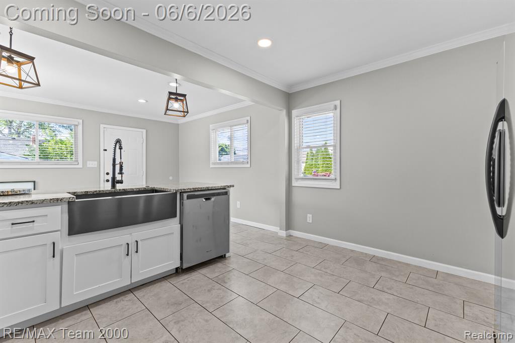 28952 Bridge Street, Garden City, MI — Photo 11