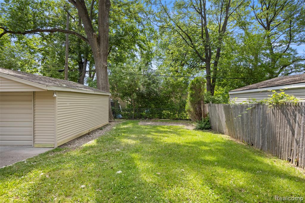 24691 Kipling Street, Oak Park, MI 48237 — Photo 24