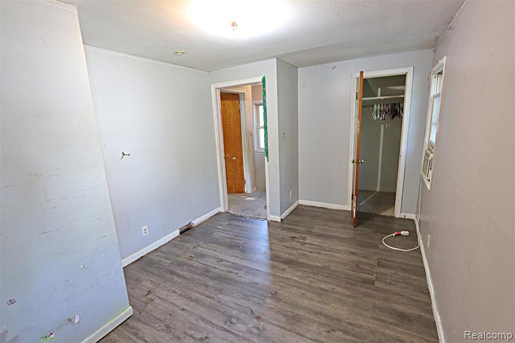 5455 Mayfair Street, Dearborn Heights, MI 48125 — Photo 17