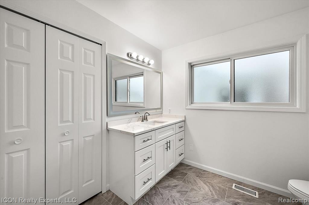 8104 Cloverdale Avenue, Ferndale, MI 48220 — Photo 36
