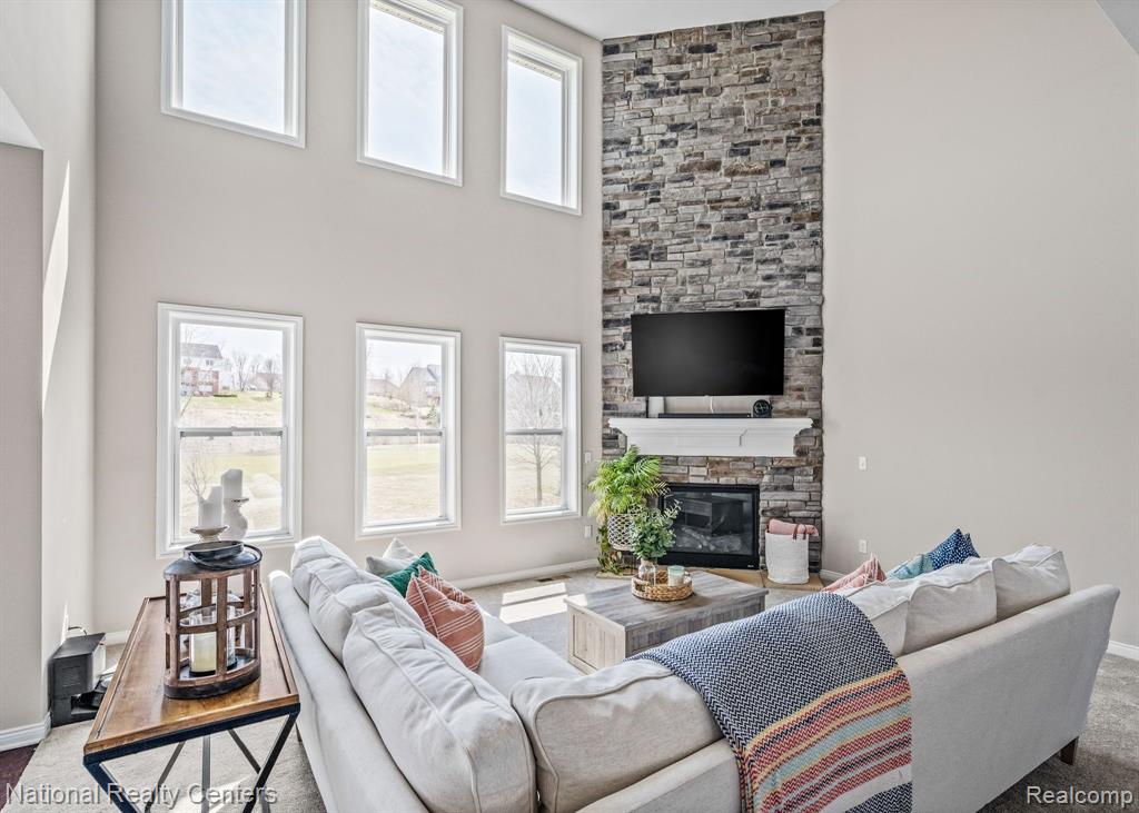 527 SOUTHSHORE Drive, Oxford, MI 48371 — Photo 8