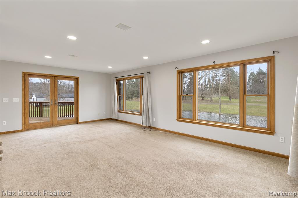 6426 OAK GROVE Road, Howell, MI 48855 — Photo 8