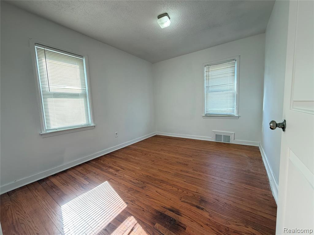 5698 Greenview Avenue, Detroit, MI 48228 — Photo 17