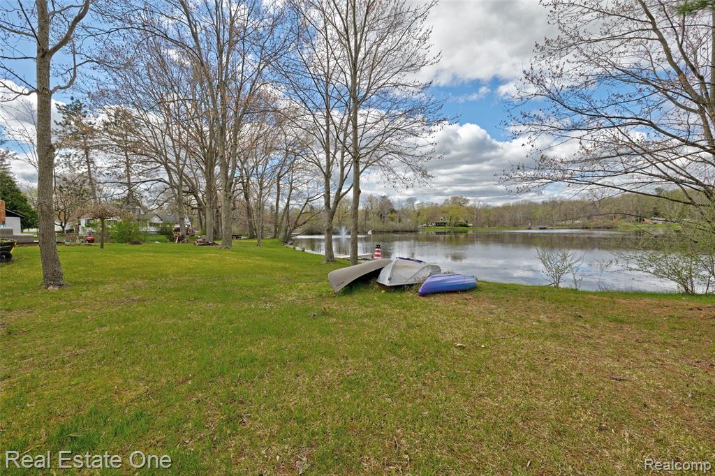 327 Coats Road, Lake Orion, MI 48362 — Photo 58