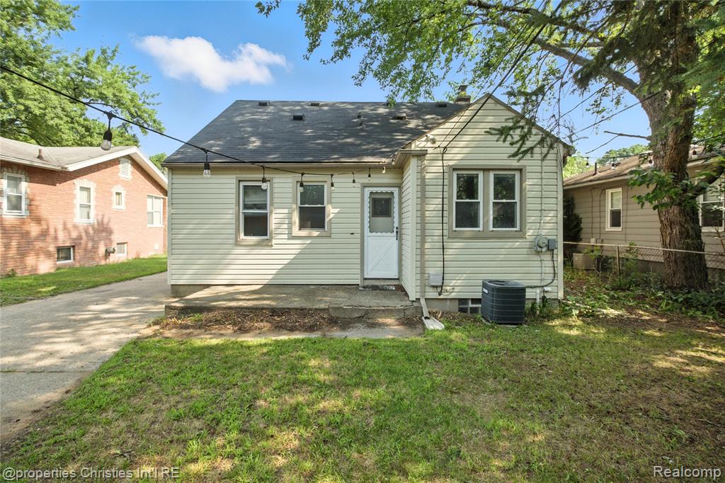 915 W Marshall Street, Ferndale, MI 48220 — Photo 12