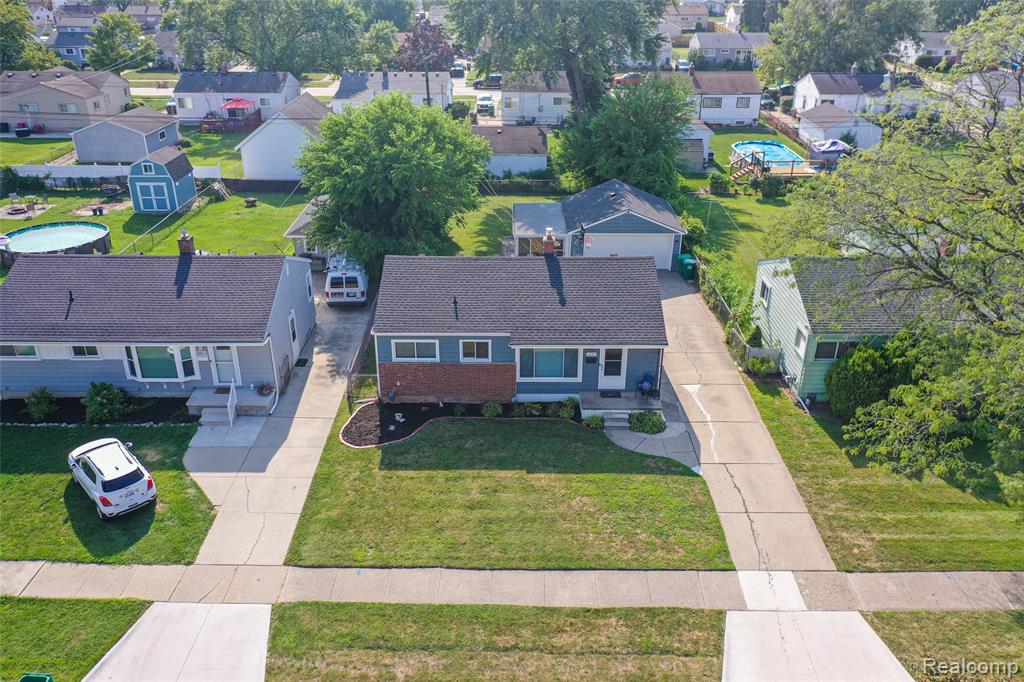 6647 Deering Street, Garden City, MI — Photo 10