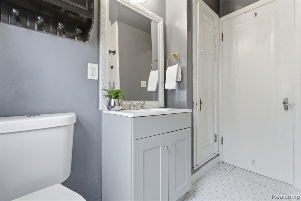 804 E Lincoln Avenue, Madison Heights, MI 48071 — Photo 15