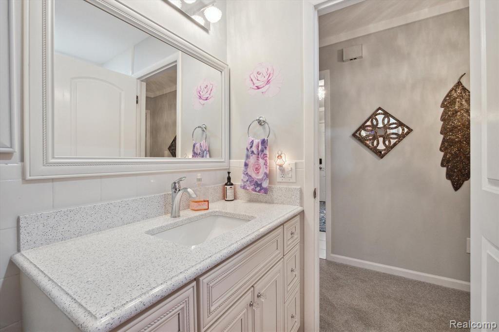 24834 Olde Orchard Street, Novi, MI — Photo 22