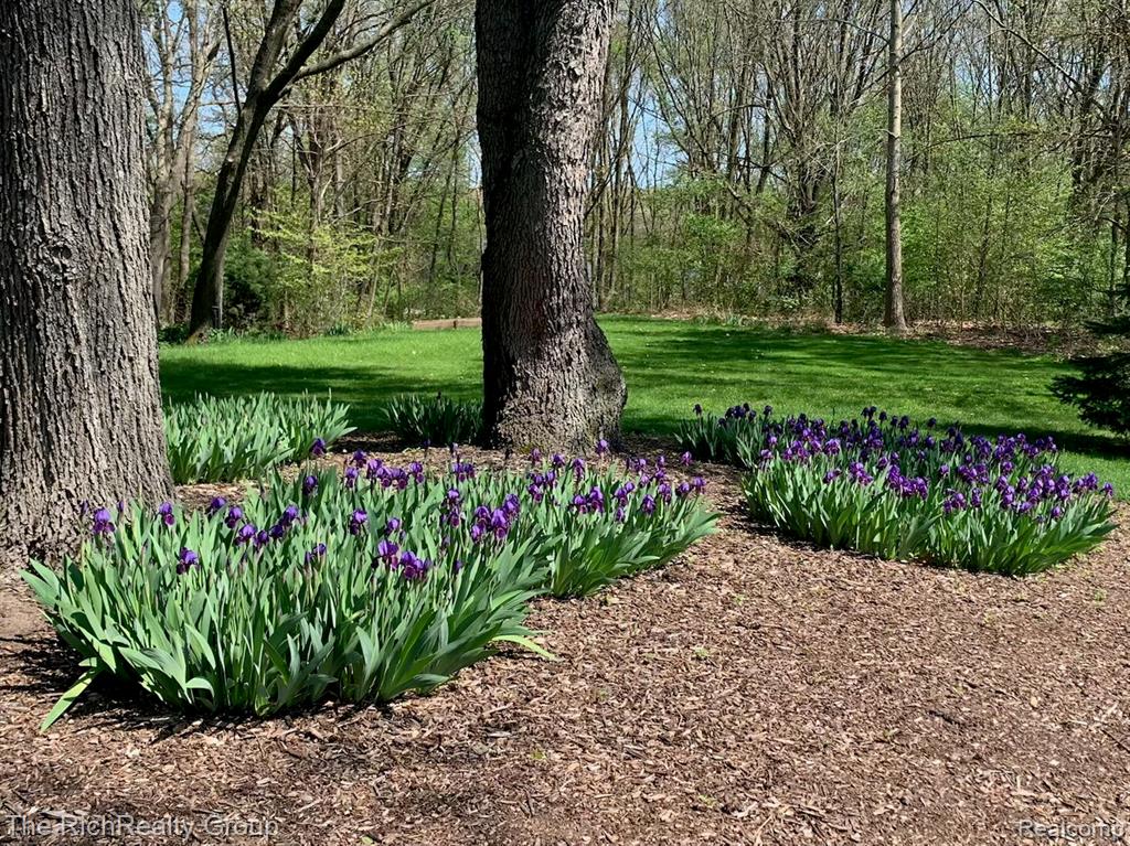 2227 Pine Bluffs Court, Highland, MI — Photo 32