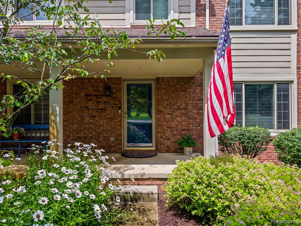 57694 Hidden Timbers Drive, South Lyon, MI 48178 — Photo 4