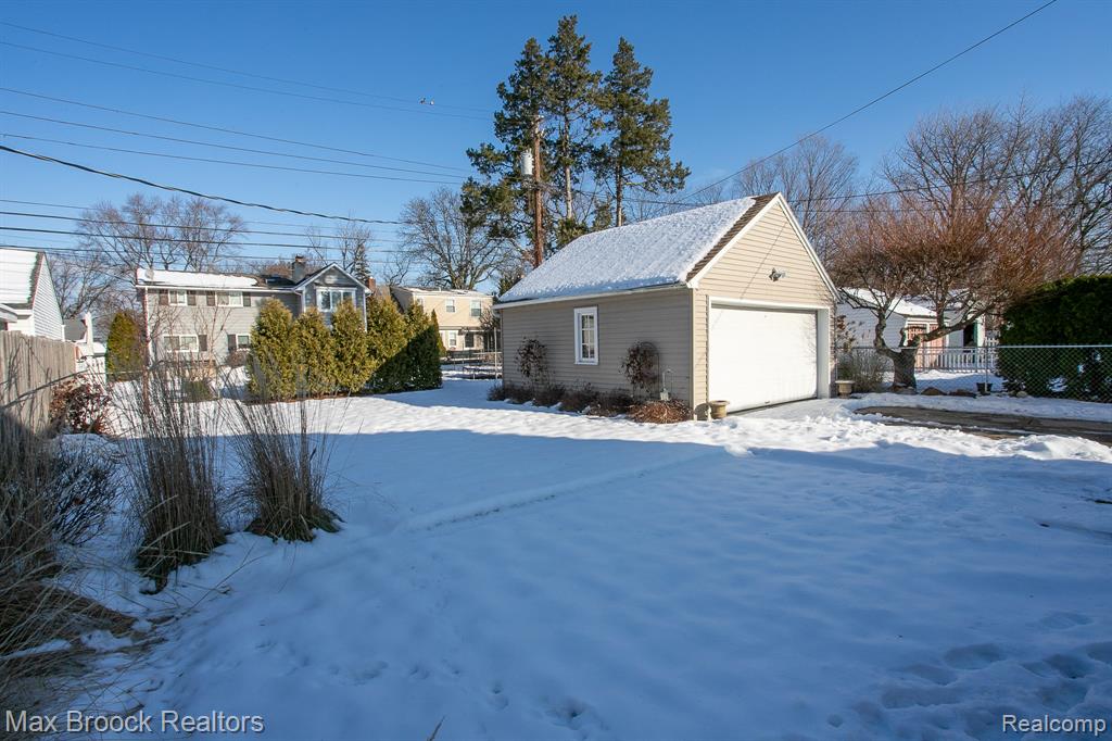 10044 Lasalle Boulevard, Huntington Woods, MI — Photo 30