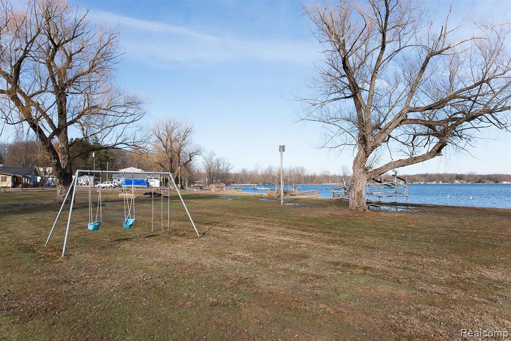 8128 Halfway Drive, Brighton, MI 48116 — Photo 43