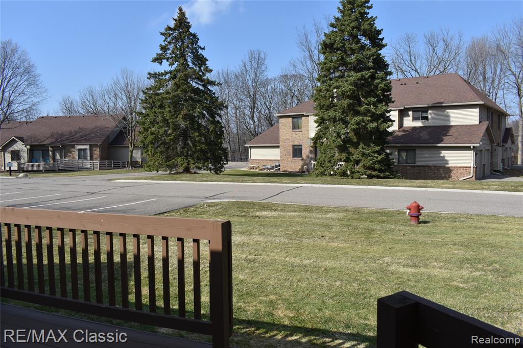 7901 Lawrence, West Bloomfield, MI — Photo 8