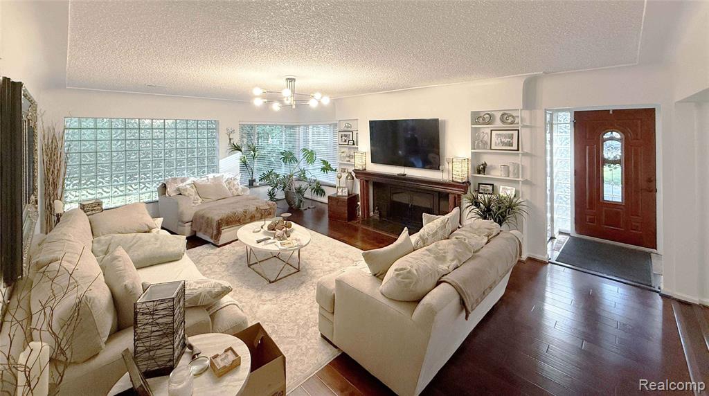 1475 Avondale Street, Sylvan Lake, MI 48320 — Photo 2