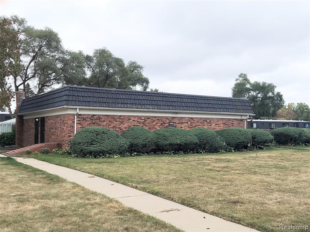 1806 Colonial Village Way, 3, Waterford, MI 48328 — Photo 4