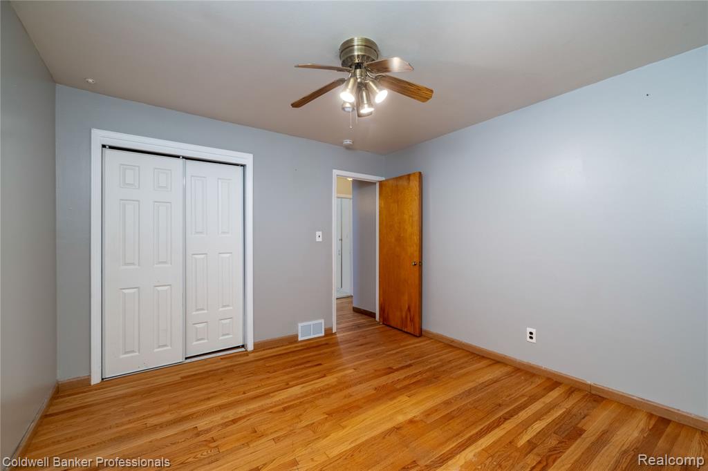 9388 Salem, Redford, MI 48239 — Photo 9