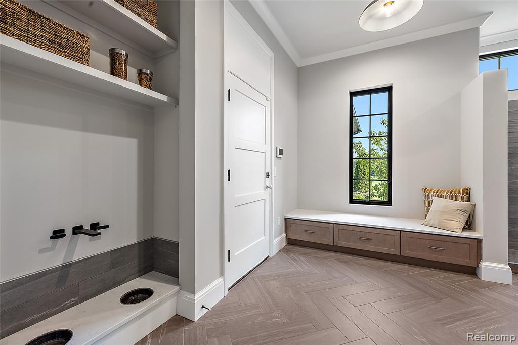 3268 Willis Drive, Oakland, MI, 48306