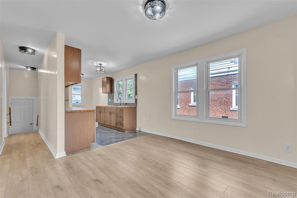 14521 SUSSEX Street, Detroit, MI 48227 — Photo 5