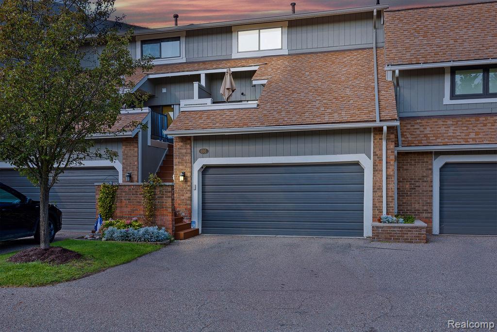 886 Yorktown Court, Northville, MI 48167 — Photo 4