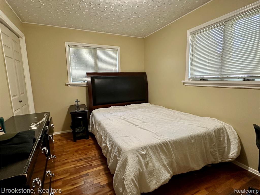 4303 Columbine Avenue, Burton, MI 48529 — Photo 11