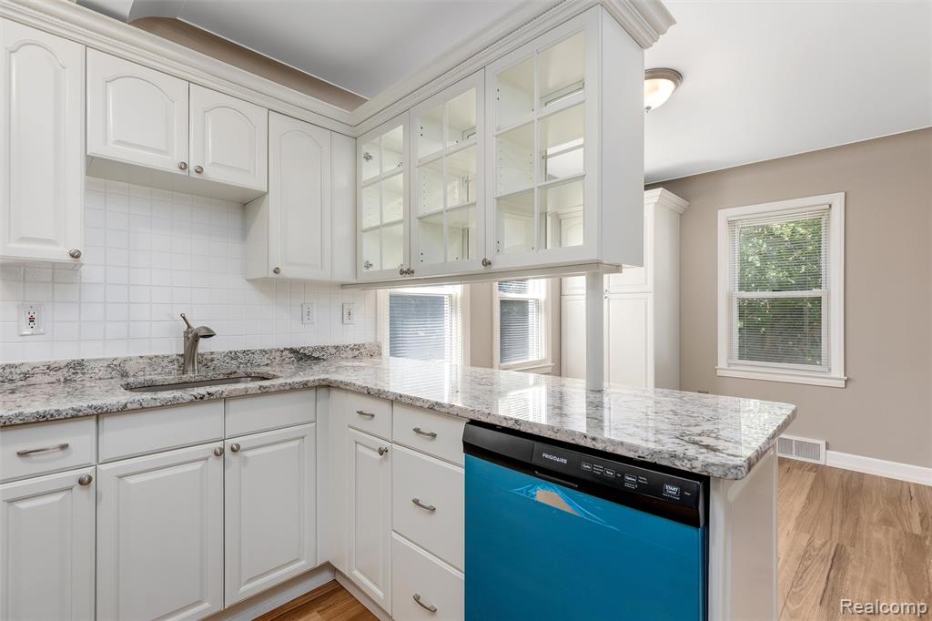 712 Golf Avenue, Royal Oak, MI 48073 — Photo 3