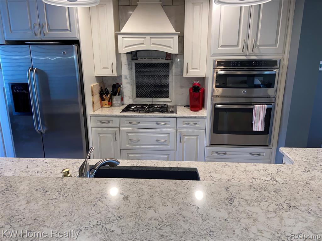 1110 Willow Grove Court, Rochester, MI 48307 — Photo 4