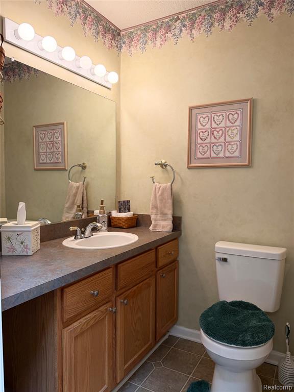 23601 Oakleigh Avenue, Woodhaven, MI 48183 — Photo 31