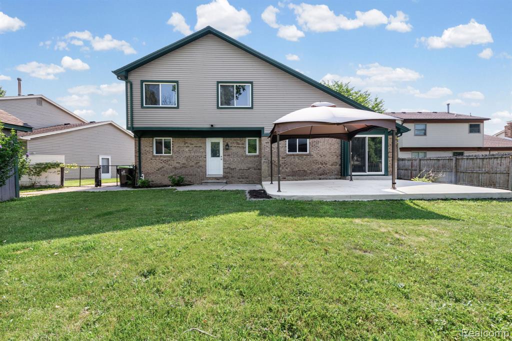 50583 Pembroke Drive, New Baltimore, MI 48047 — Photo 29