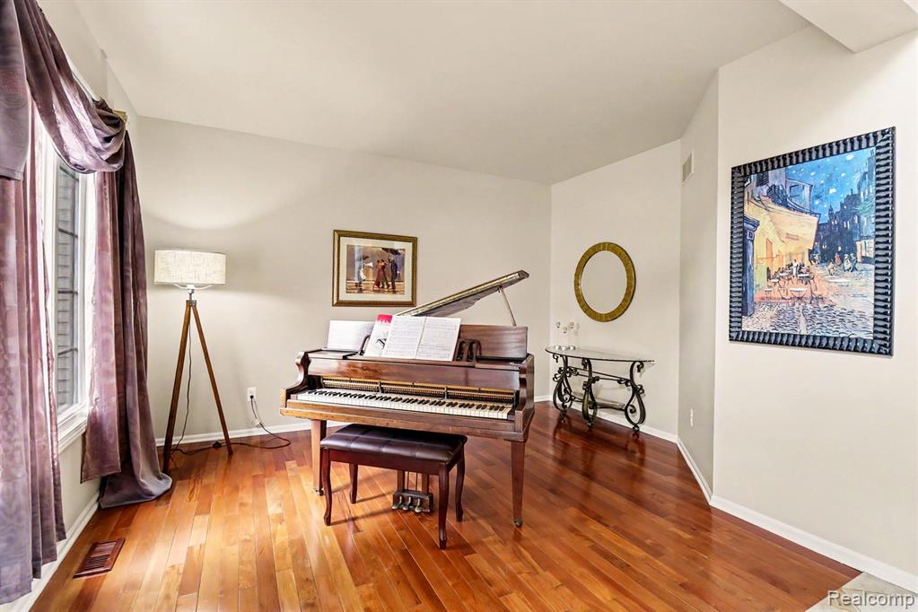 55397 Apple Lane, Shelby Twp, MI 48316 — Photo 9