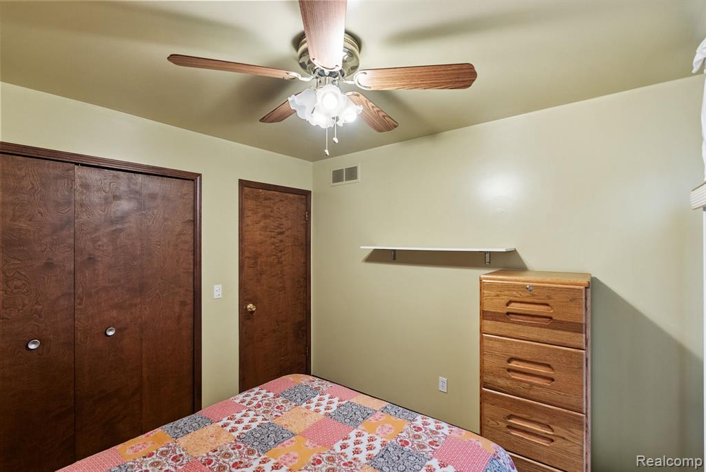 42917 Freeport Drive, Sterling Heights, MI 48313 — Photo 18