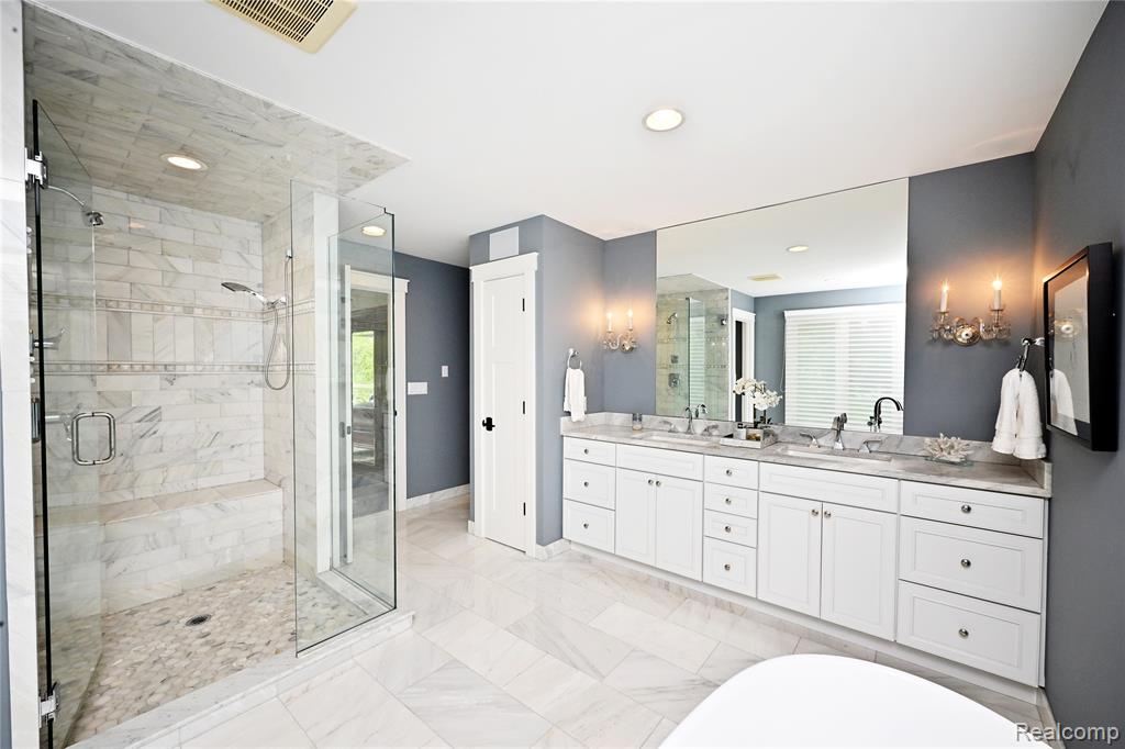 4801 N Harsdale Road, Bloomfield Hills, MI 48302 — Photo 30