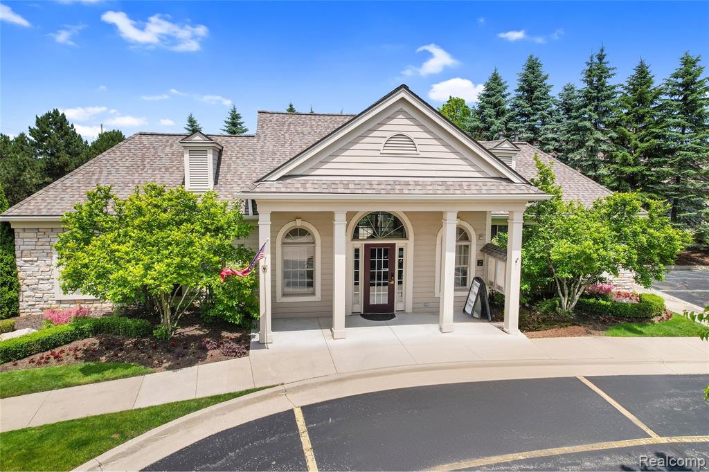 16822 Lochmoor Circle W, Northville, MI 48168 — Photo 44