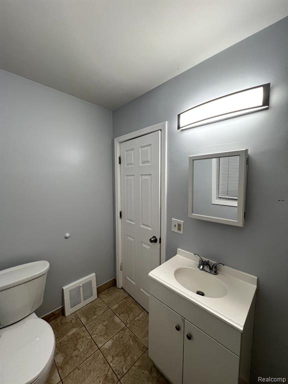 7567 TOEPFER Road, Warren, MI 48091 — Photo 6