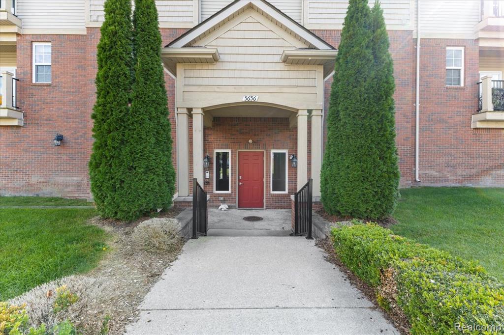 5656 Flagstaff Pines Drive, 406, Shelby Twp, MI 48317 — Photo 33