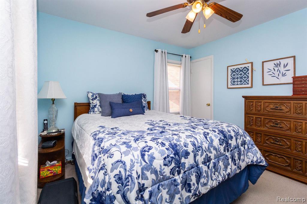 20927 Hawthorne Street, Harper Woods, MI 48225 — Photo 10