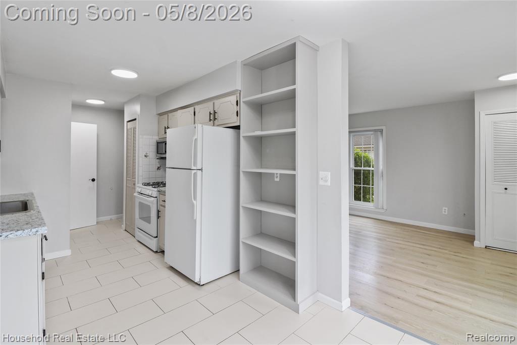 39363 Heatherheath Drive, Clinton Twp, MI 48038 — Photo 6