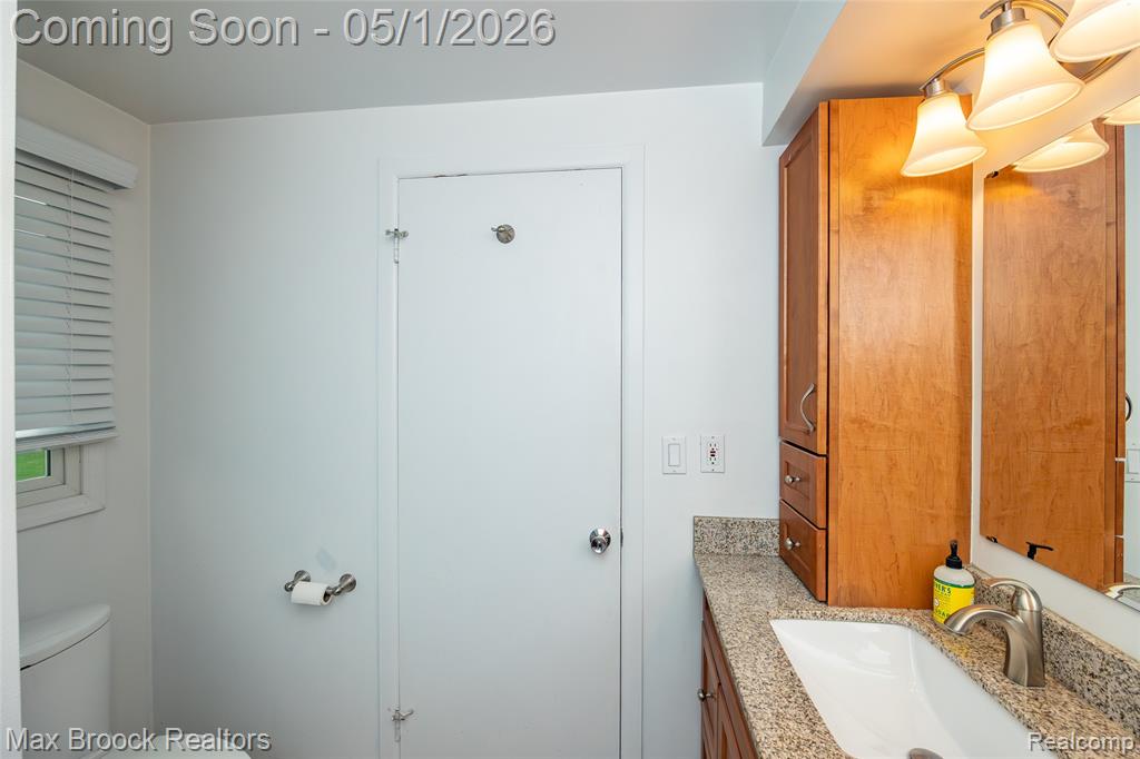 2275 Park Ridge Drive, Bloomfield Hills, MI 48304 — Photo 48