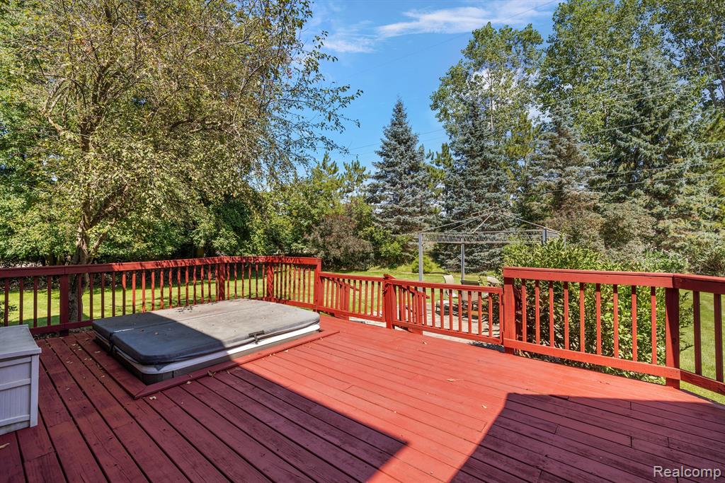 10161 LONGFORD Drive, South Lyon, MI 48178 — Photo 67