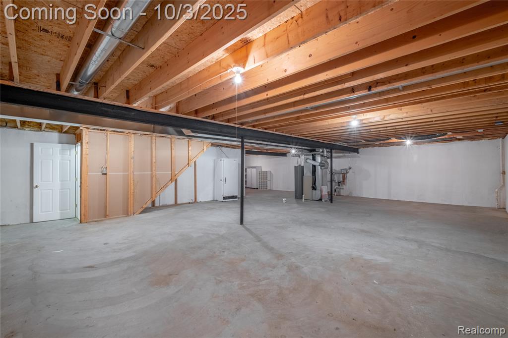 10456 Viewtop Court, Hartland, MI 48353 — Photo 17